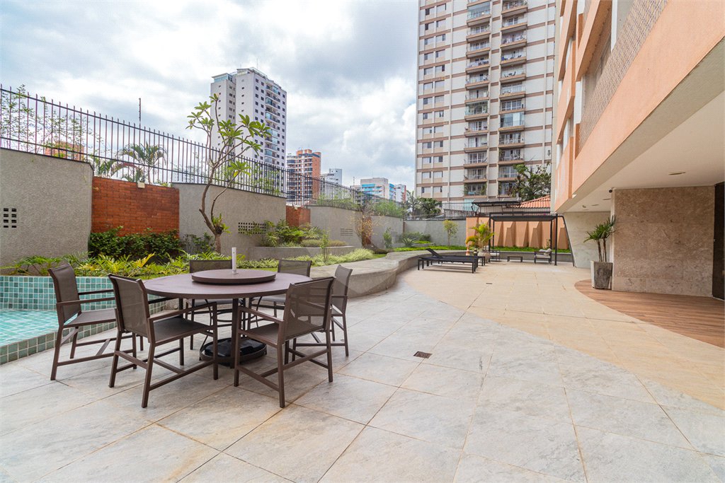 Apartamento à venda com 3 quartos, sendo 1 suíte, em Campo Belo, São Paulo, SP