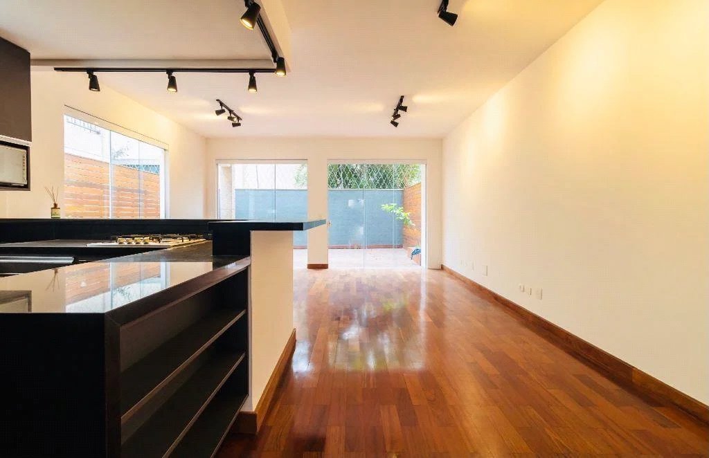 Casa à venda com 3 quartos, sendo 1 suíte,  no condomínio Reserva do Visconde, São Paulo - SP