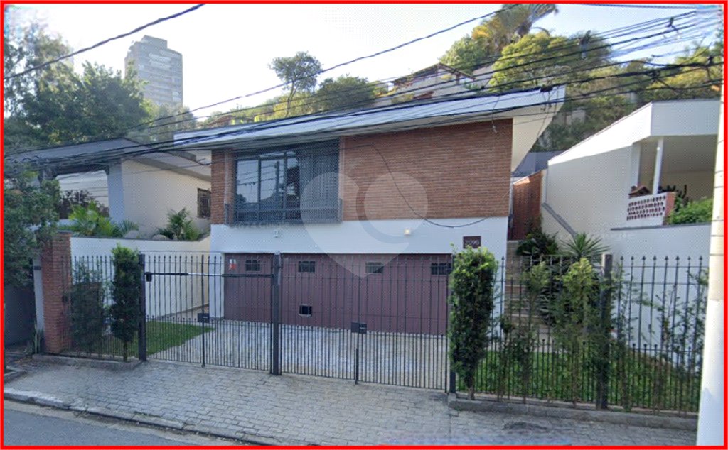 Casa à venda com 3 quartos, sendo 1 suíte, em Pinheiros, São Paulo, SP