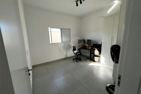 Casa à venda com 3 quartos, sendo 1 suíte, no condomínio Residencial Golden Ville, Itapetininga - SP