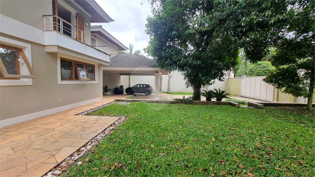 Casa à venda ou para alugar com 5 suítes em Serra da Cantareira, Mairiporã, SP