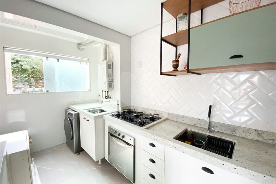 Apartamento à venda com 3 quartos, sendo 1 suíte,  em Vila Paiva, São Paulo, SP