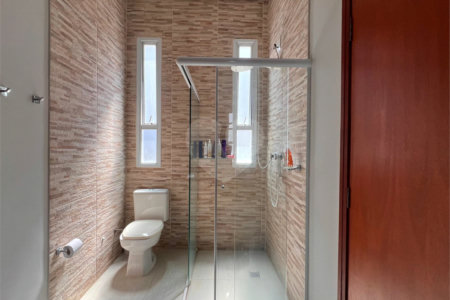 Casa à venda com 3 quartos, sendo 2 suítes, no condomínio Terras de Mont Serrat, Salto - SP