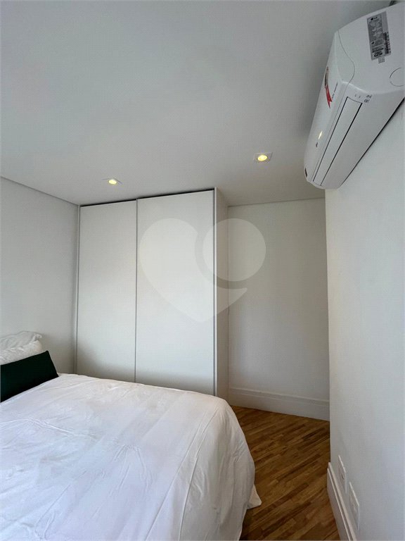 Apartamento à venda com 3 quartos, sendo 2 suítes, em Cerqueira César, São Paulo, SP