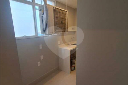 Apartamento à venda com 3 quartos, sendo 1 suíte, em Itaim Bibi, São Paulo, SP