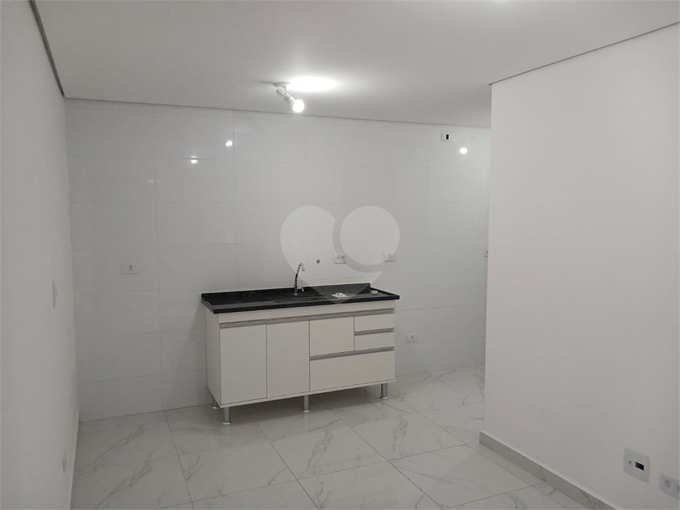 Casa para alugar com 1 quarto no condomínio Edificio Cometa, São Paulo - SP