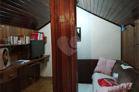 Casa Térrea à venda com 3 quartos, sendo 1 suíte,  no Centro, Salesópolis, SP
