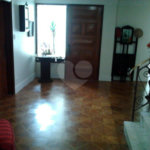 Sobrado à venda com 4 quartos, sendo 1 suíte, em Alto da Boa Vista, São Paulo, SP