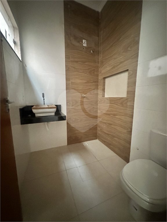 Casa à venda com 3 quartos, sendo 1 suíte,  em Ipê, Três Lagoas, MS