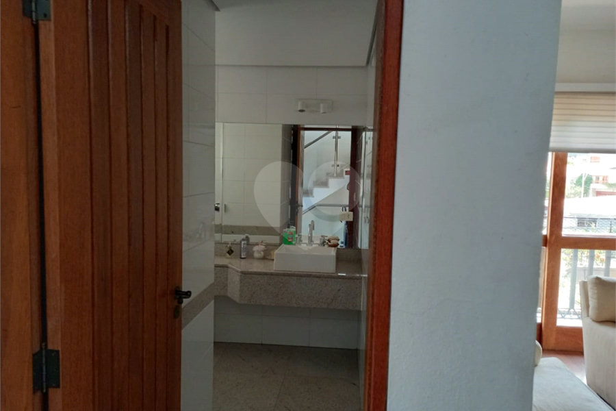 Casa à venda com 5 quartos, sendo 4 suítes,  em Santana, São Paulo, SP