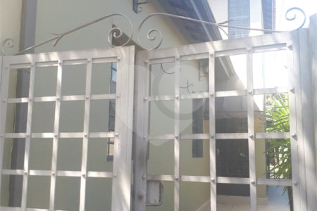 Casa à venda ou para alugar com 3 quartos, sendo 2 suítes,  no Centro, Vinhedo, SP