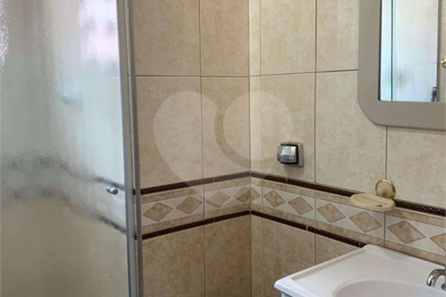 Sobrado à venda com 3 quartos, sendo 1 suíte,  em Vila Sabrina, São Paulo, SP