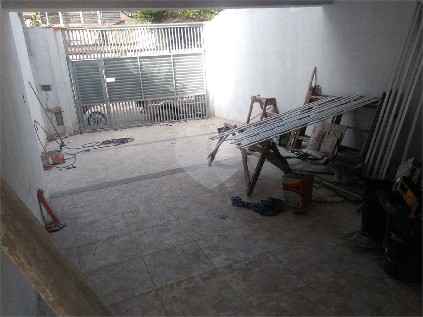 Casa à venda com 3 quartos, sendo 1 suíte,  no condomínio Nair Ramos Shuring, São Paulo - SP