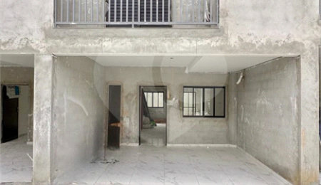 Casa à venda com 3 quartos, sendo 1 suíte,  no condomínio Miguel Comitre, Poá - SP