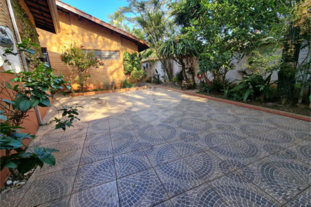 Casa à venda com 3 quartos, sendo 1 suíte, em Interlagos, São Paulo, SP