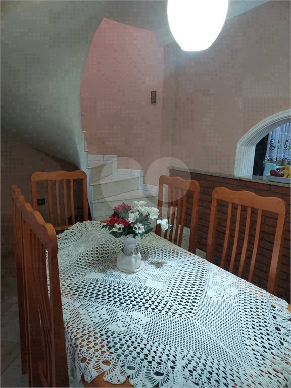 Casa à venda com 2 quartos, sendo 1 suíte, em Vila Maria de Maggi, Suzano, SP