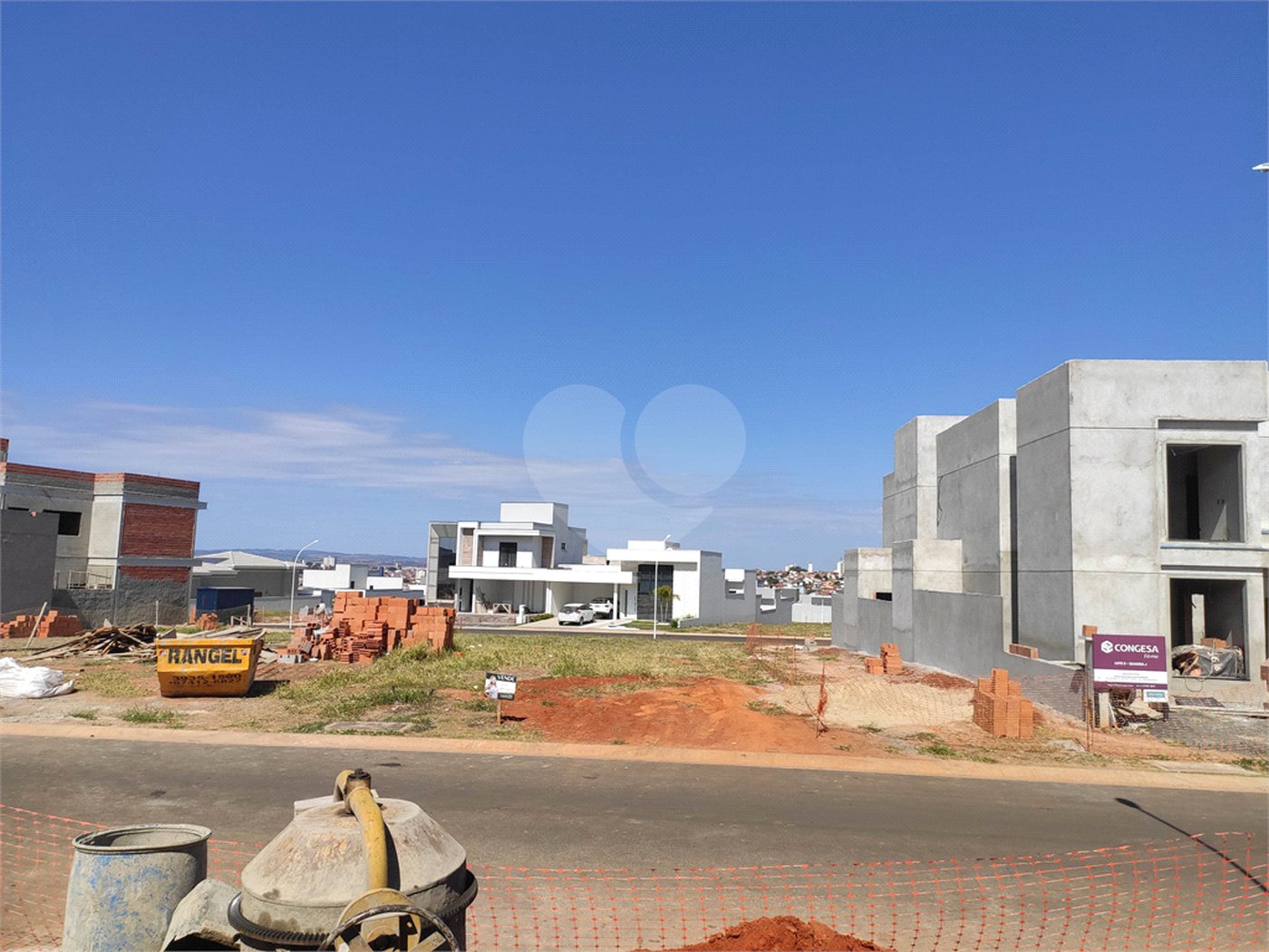 Terreno à venda no condomínio Jardim Residencial Dona Maria José, Indaiatuba - SP