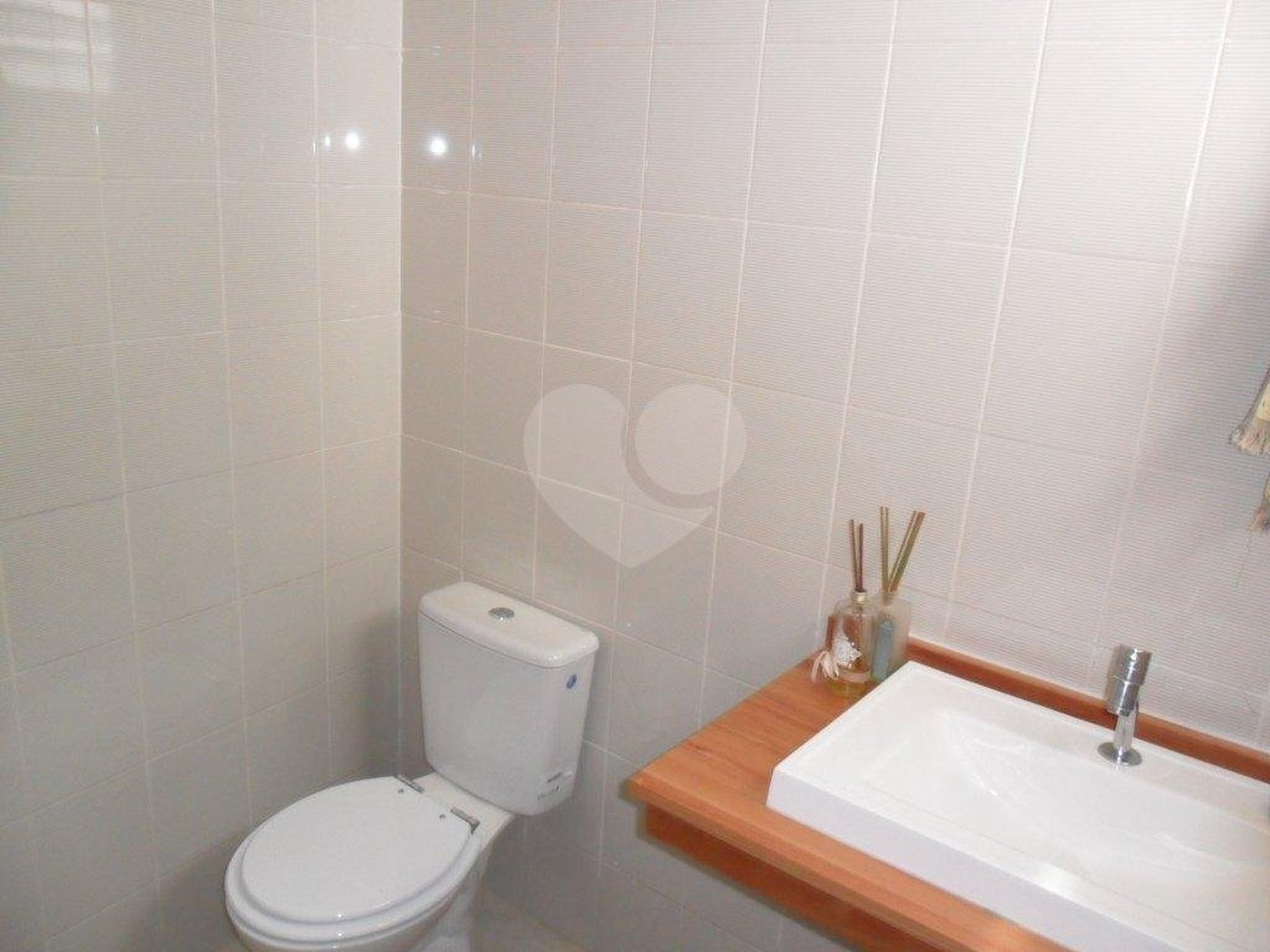 Sobrado à venda com 3 quartos, sendo 1 suíte, em Vila Romero, São Paulo, SP