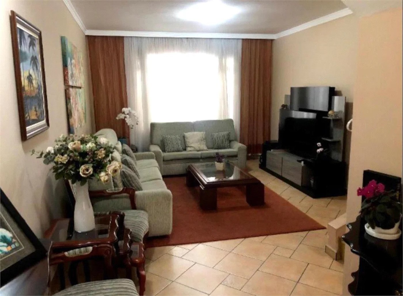 Sobrado à venda com 4 quartos, sendo 2 suítes, em Jardim Campo Limpo, São Paulo, SP