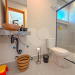 Casa à venda com 3 suítes no condomínio Figueira Garden, Atibaia - SP