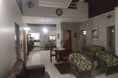 Casa à venda com 3 quartos, sendo 1 suíte, no condomínio Acmti - Colinas do Mosteiro, Terras de Itaici e Recanto dos Pássaros, Indaiatuba - SP