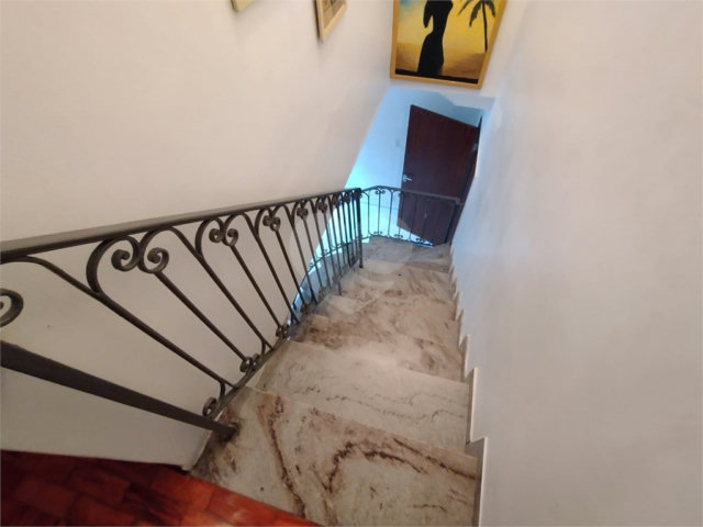 Sobrado à venda com 4 quartos em Santana, São Paulo, SP