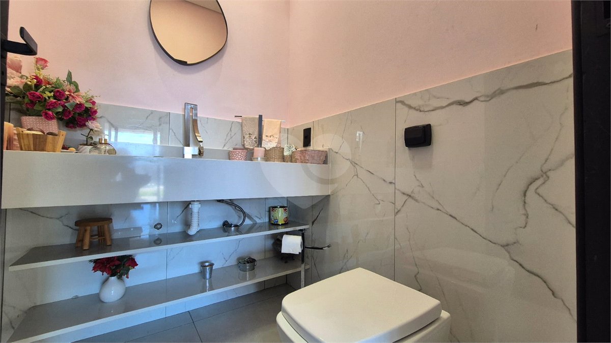 Casa à venda com 5 quartos, sendo 3 suítes, no condomínio Residencial Vale do Lago, Sorocaba - SP