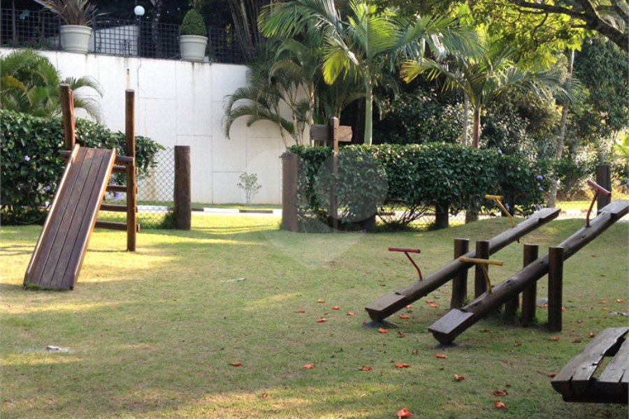 Casa à venda com 5 quartos, sendo 4 suítes,  no condomínio Cantareira, Mairiporã - SP