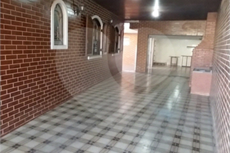 Casa à venda com 3 quartos, sendo 1 suíte, em Vila Scarpelli, Santo André, SP