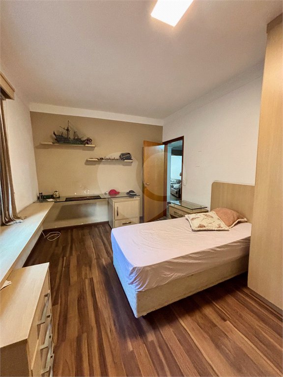 Sobrado à venda com 6 quartos, sendo 5 suítes, em Tremembé, São Paulo, SP