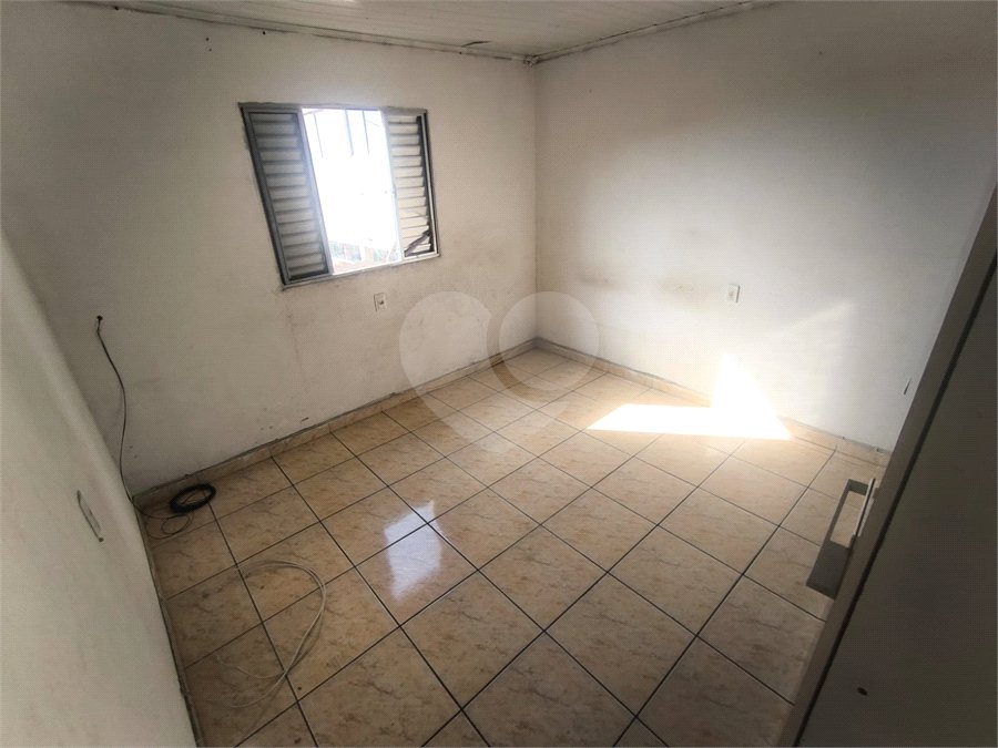 Casa à venda ou para alugar com 5 quartos, sendo 1 suíte,  em Parque Independência, São Paulo, SP