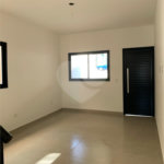 Casa à venda com 3 quartos, sendo 1 suíte, no condomínio Villa D'este, Cotia - SP
