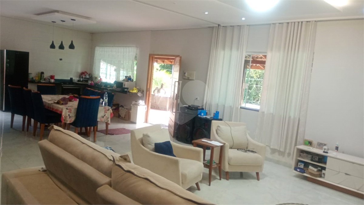 Condomínio para alugar com 3 quartos, sendo 1 suíte, em Caraguatá, Mairiporã, SP