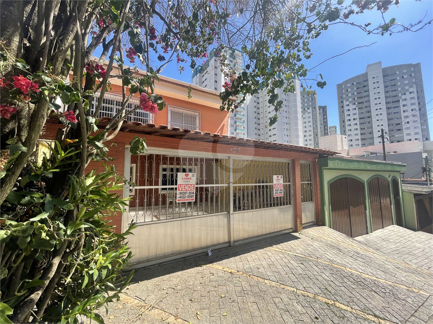 Sobrado à venda com 4 quartos, sendo 1 suíte, em Vila Gilda, Santo André, SP