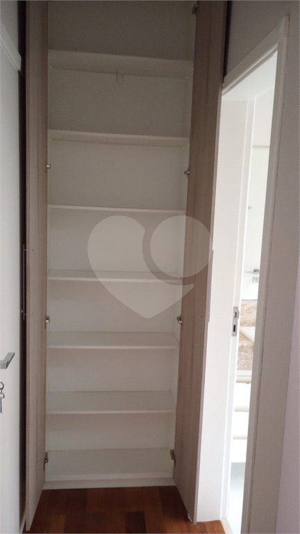 Casa à venda com 3 suítes no condomínio Picollo, Louveira - SP