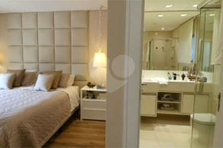 Sobrado à venda com 4 quartos, sendo 3 suítes, em Paraíso do Morumbi, São Paulo, SP