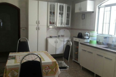 Sobrado à venda com 3 quartos, sendo 1 suíte, em Vila Nivi, São Paulo, SP
