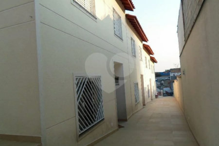 Casa à venda com 3 quartos, sendo 1 suíte,  no condomínio Fernandes, São Paulo - SP