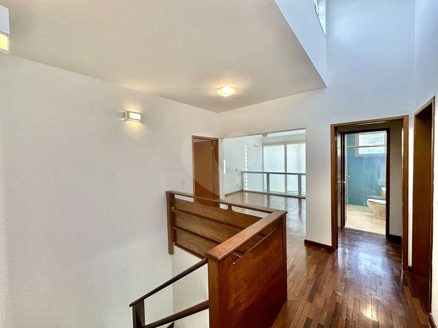 Casa à venda com 4 suítes no condomínio Recanto Impla, Carapicuíba - SP