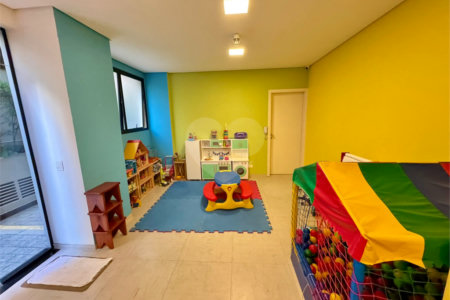 Apartamento à venda com 4 quartos, sendo 2 suítes,  em Pinheiros, São Paulo, SP
