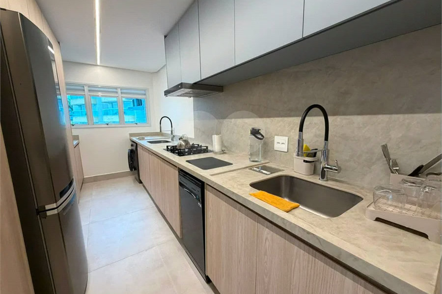 Apartamento à venda com 3 quartos, sendo 1 suíte, em Riviera de São Lourenço, Bertioga, SP