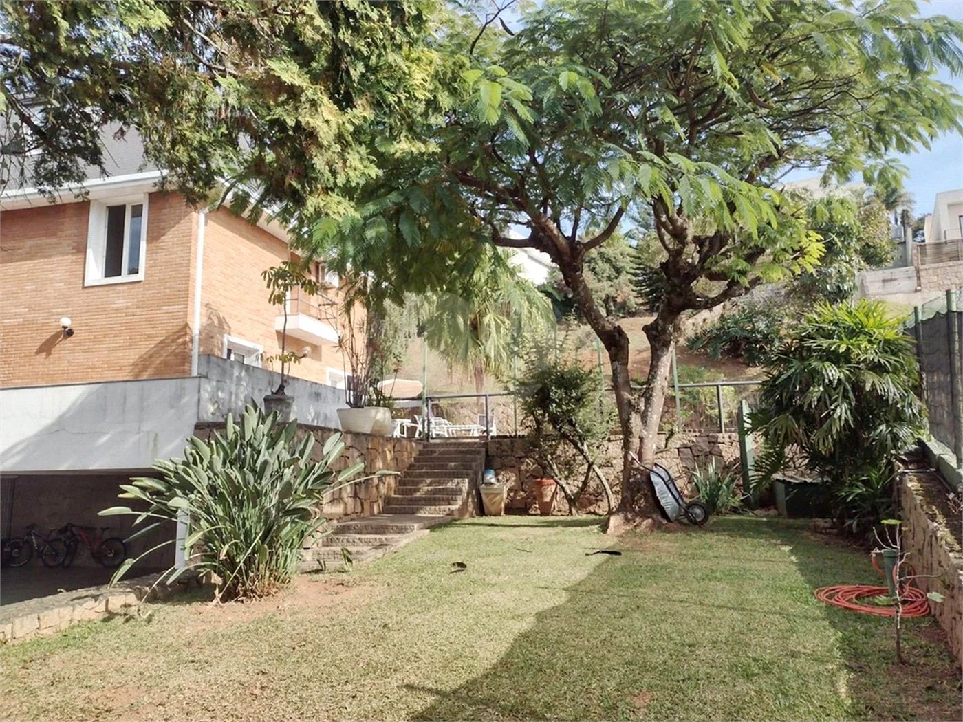 Casa à venda com 5 quartos, sendo 4 suítes, no condomínio Malota, Jundiaí - SP
