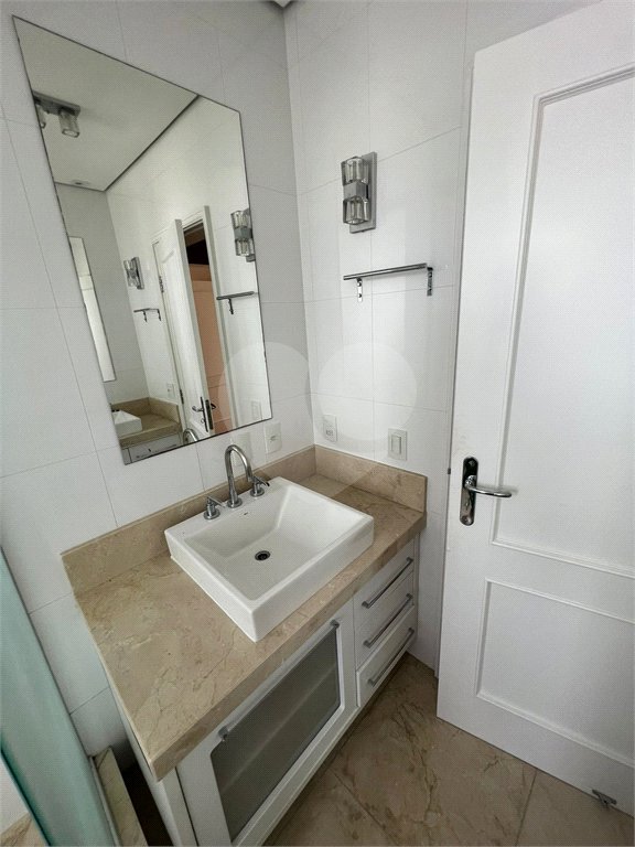 Apartamento à venda com 4 quartos, sendo 2 suítes,  em Vila Oliveira, Mogi das Cruzes, SP