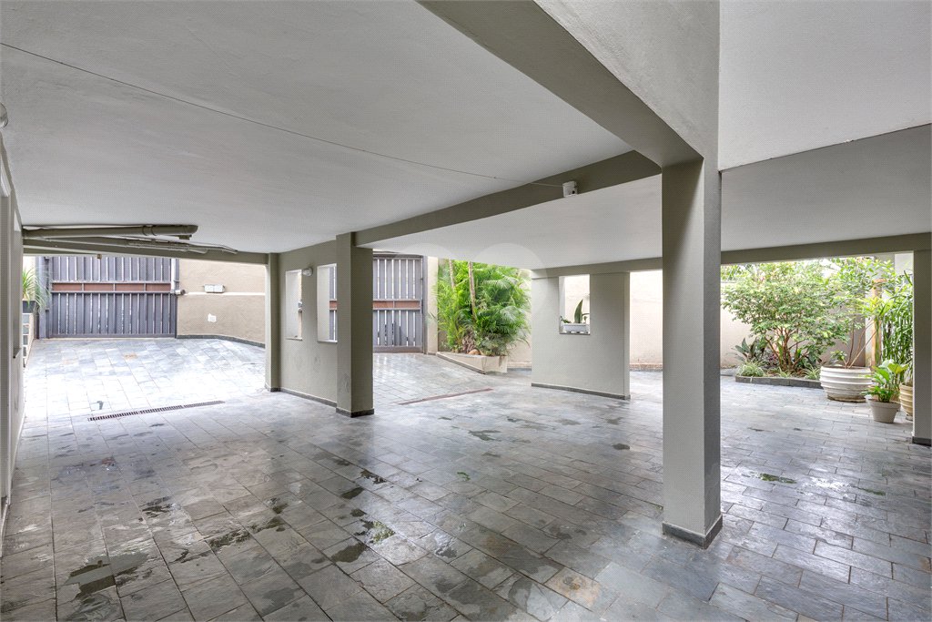 Casa à venda com 5 quartos, sendo 3 suítes, em Alto da Boa Vista, São Paulo, SP