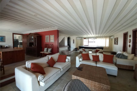 Casa à venda com 4 quartos, sendo 3 suítes,  em Geribá, Armação dos Búzios, RJ