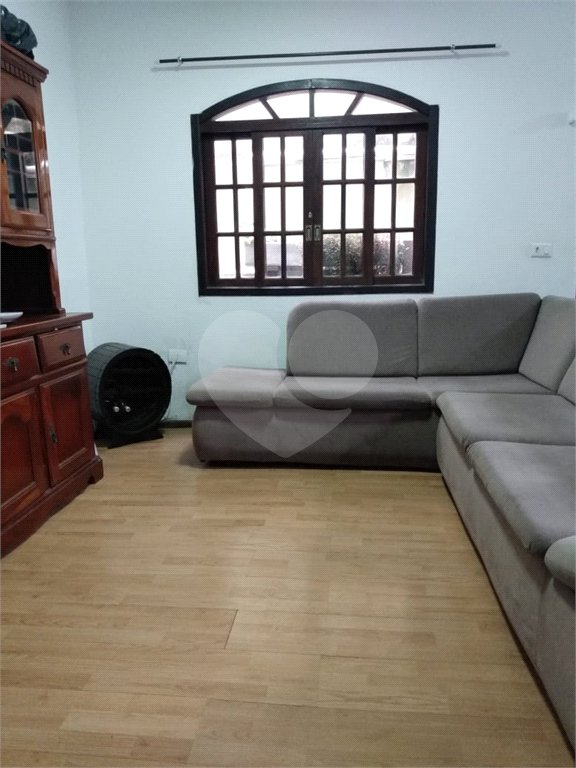 Sobrado à venda com 3 quartos, sendo 1 suíte,  em Jardim Camila, Mogi das Cruzes, SP