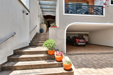 Casa à venda com 5 quartos, sendo 4 suítes, em Alto da Boa Vista, São Paulo, SP