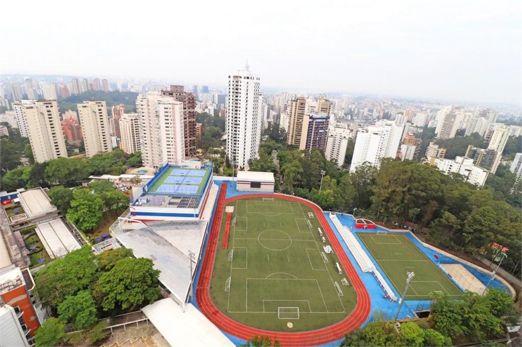 Apartamento à venda com 3 suítes em Vila Suzana, São Paulo, SP