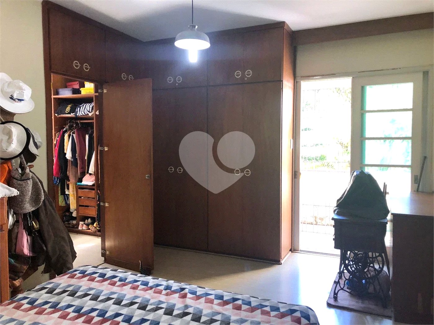 Sobrado à venda com 5 quartos, sendo 1 suíte,  em Jardim São Bento, São Paulo, SP