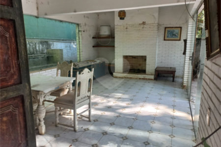 Casa à venda com 3 quartos, sendo 2 suítes, em Morumbi, São Paulo, SP